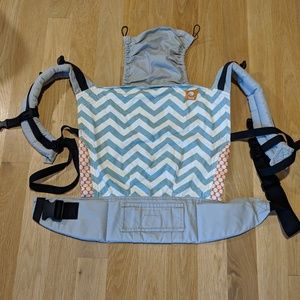Tula Toddler Carrier in zig zag pattern, EUC